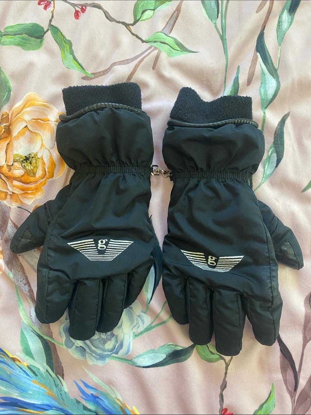 Black Winter Gloves Women’s Size M